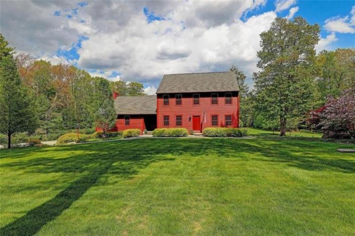 Picture of Home For Sale in Glocester, Rhode Island, United States
