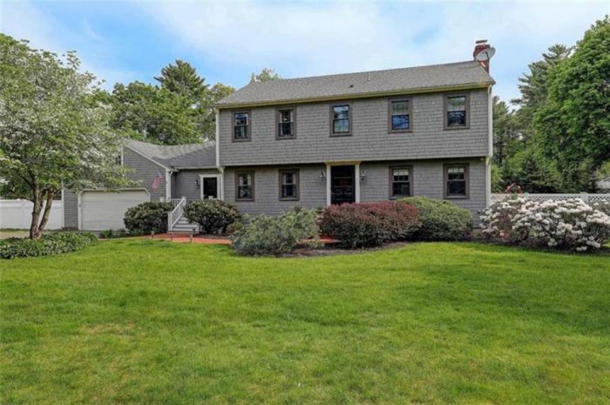 Picture of Home For Sale in Barrington, Rhode Island, United States