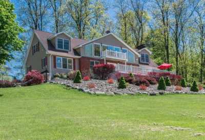 Home For Sale in Rhinebeck, New York