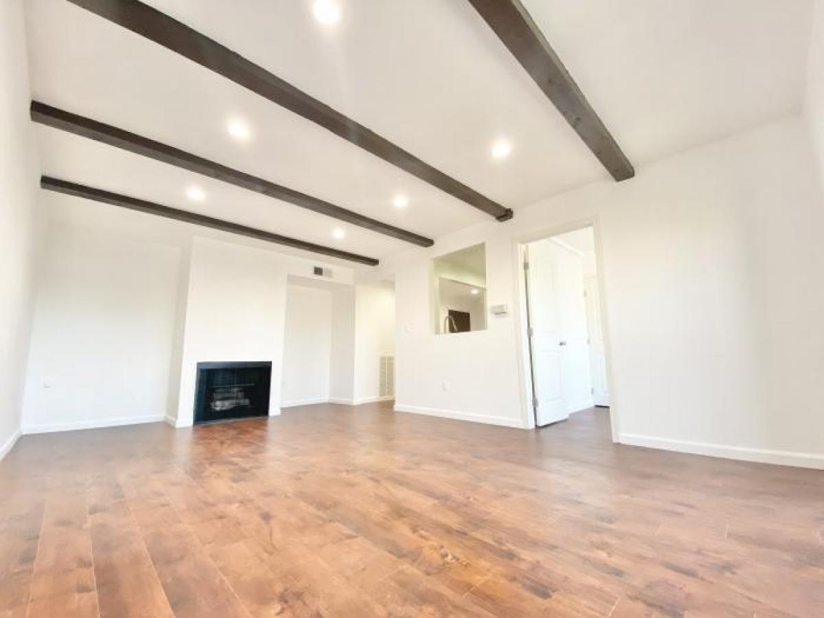 Picture of Apartment For Rent in Valley Village, California, United States