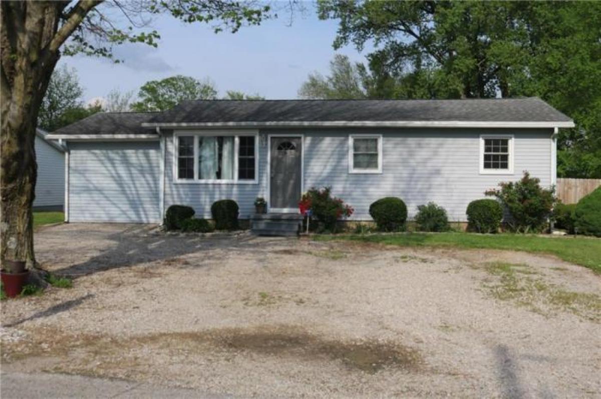 Picture of Home For Sale in Columbus, Indiana, United States