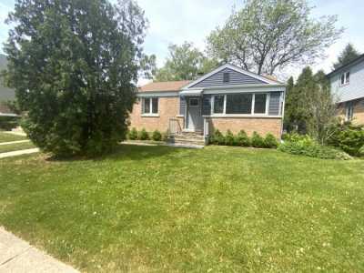 Home For Sale in Morton Grove, Illinois