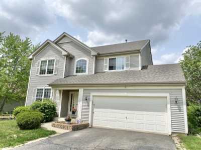 Home For Sale in Carpentersville, Illinois