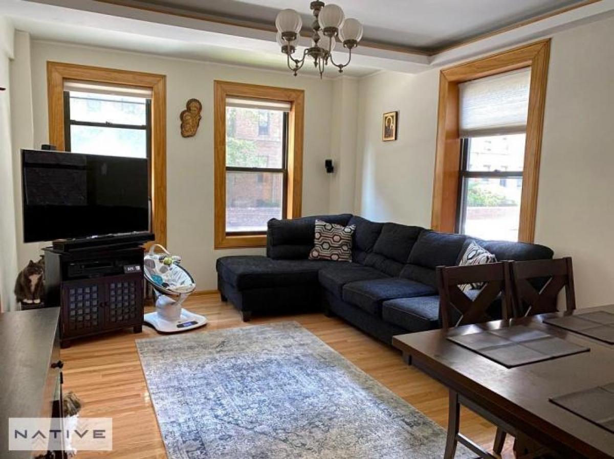 Picture of Apartment For Sale in Kew Gardens, New York, United States