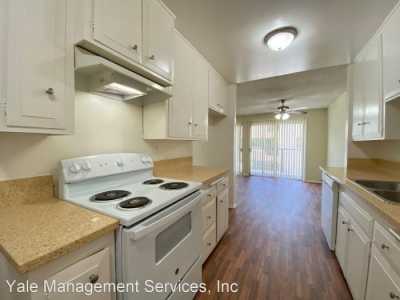 Apartment For Rent in Valley Village, California