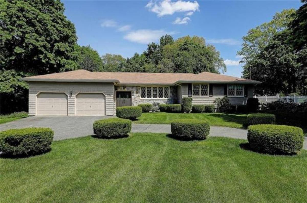 Picture of Home For Sale in Woonsocket, Rhode Island, United States