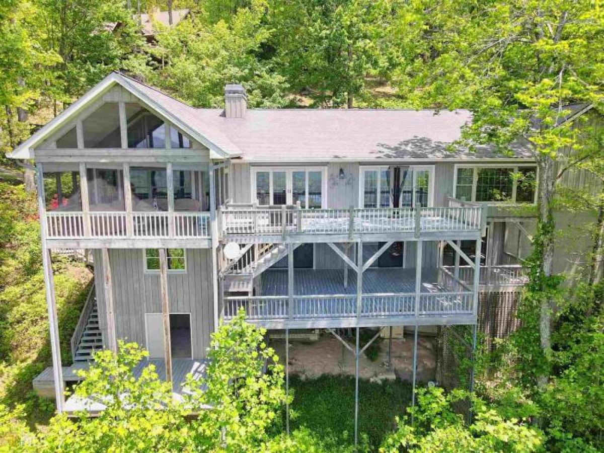 Picture of Home For Sale in Tiger, Georgia, United States