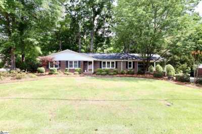Home For Sale in Clinton, South Carolina