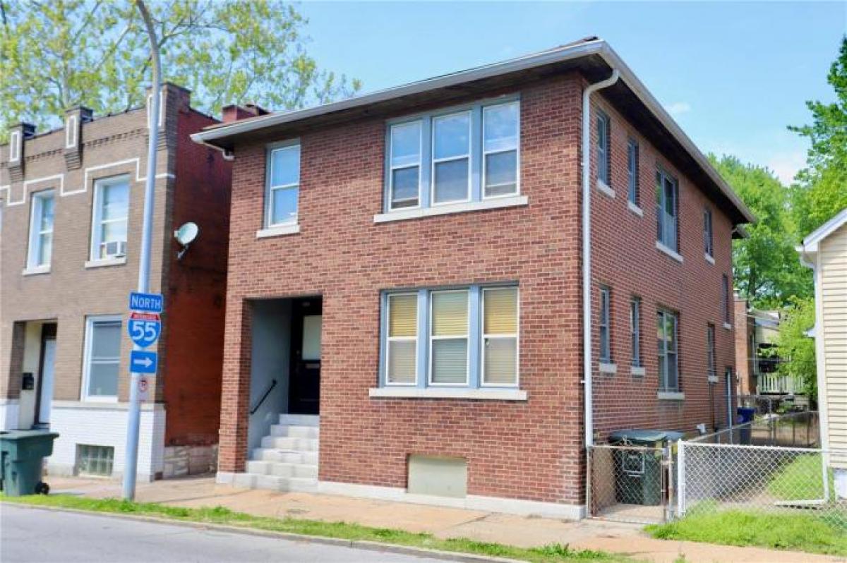 Picture of Multi-Family Home For Sale in Lake Saint Louis, Missouri, United States