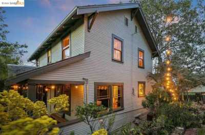 Home For Sale in Crockett, California