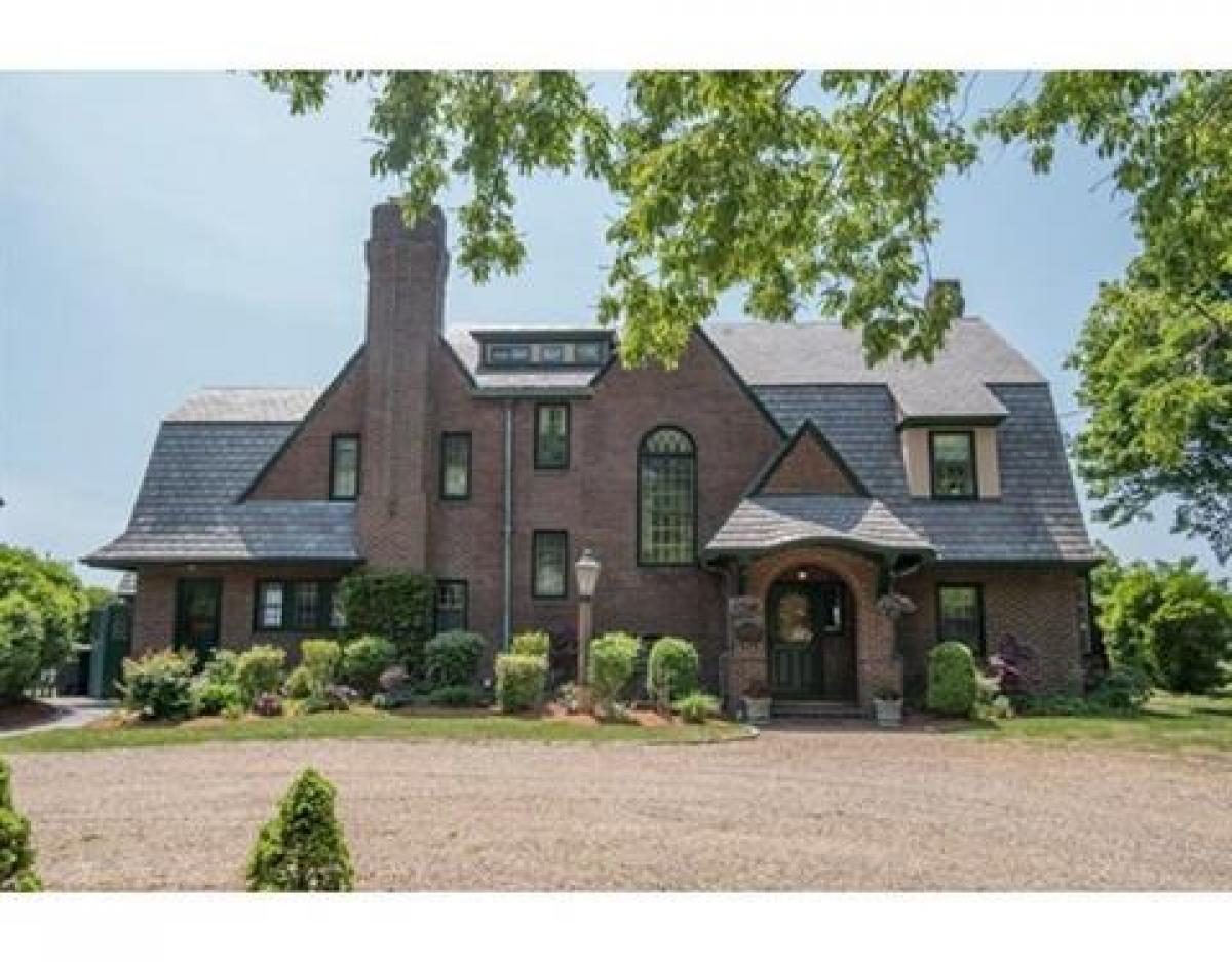 Picture of Home For Sale in Winthrop, Massachusetts, United States