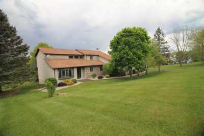 Home For Sale in Pleasant Valley, New York