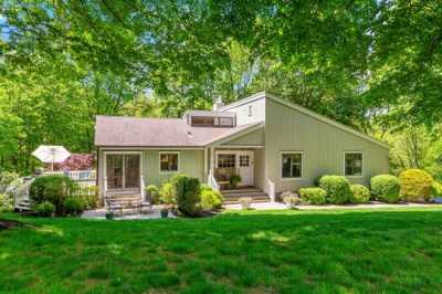 Home For Sale in Armonk, New York