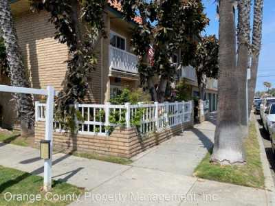 Apartment For Rent in Huntington Beach, California