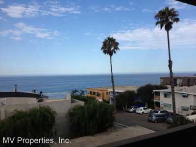 Apartment For Rent in Del Mar, California