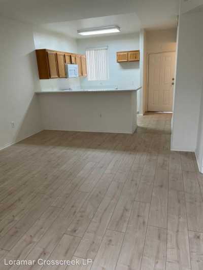 Apartment For Rent in Van Nuys, California