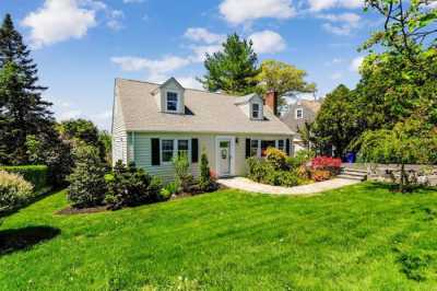 Home For Sale in Hawthorne, New York