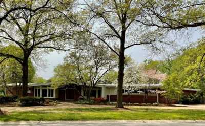 Home For Sale in Lake Saint Louis, Missouri