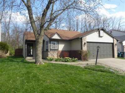 Home For Sale in Greenwood, Indiana