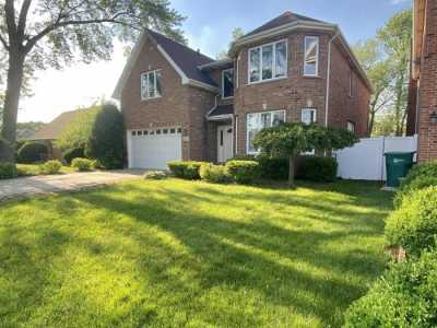 Home For Sale in Burbank, Illinois