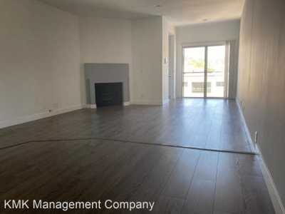 Apartment For Rent in Hollywood, California
