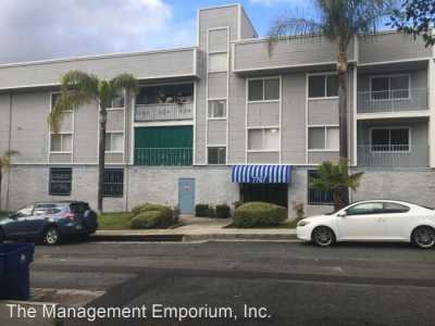 Apartment For Rent in Tujunga, California