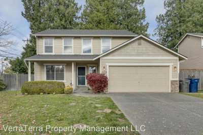 Home For Rent in Lynnwood, Washington