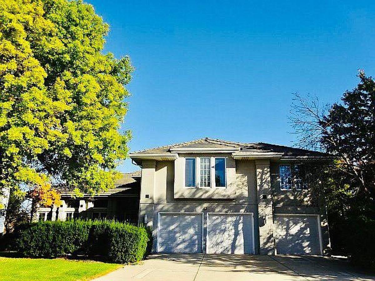 Picture of Home For Sale in Naperville, Illinois, United States