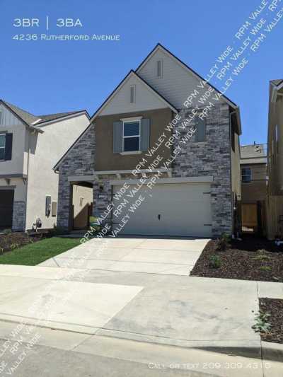 Home For Rent in Merced, California