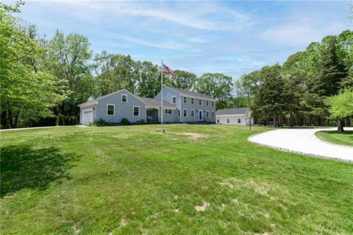 Picture of Home For Sale in Barrington, Rhode Island, United States