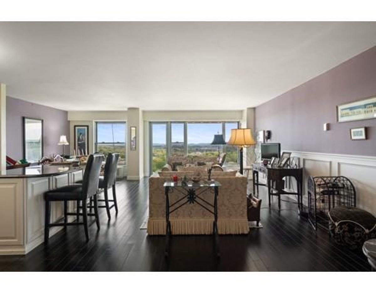 Picture of Condo For Sale in Boston, Massachusetts, United States