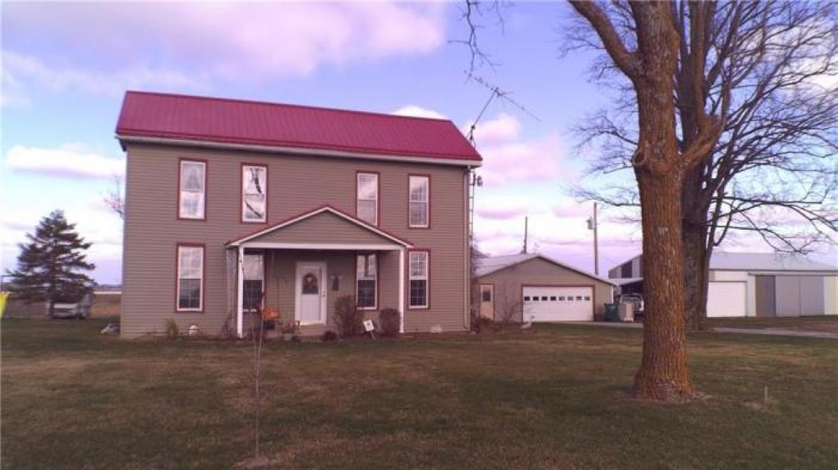 Picture of Home For Sale in Crawfordsville, Indiana, United States