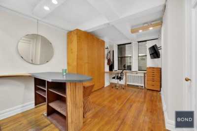 Apartment For Sale in Manhattan, New York