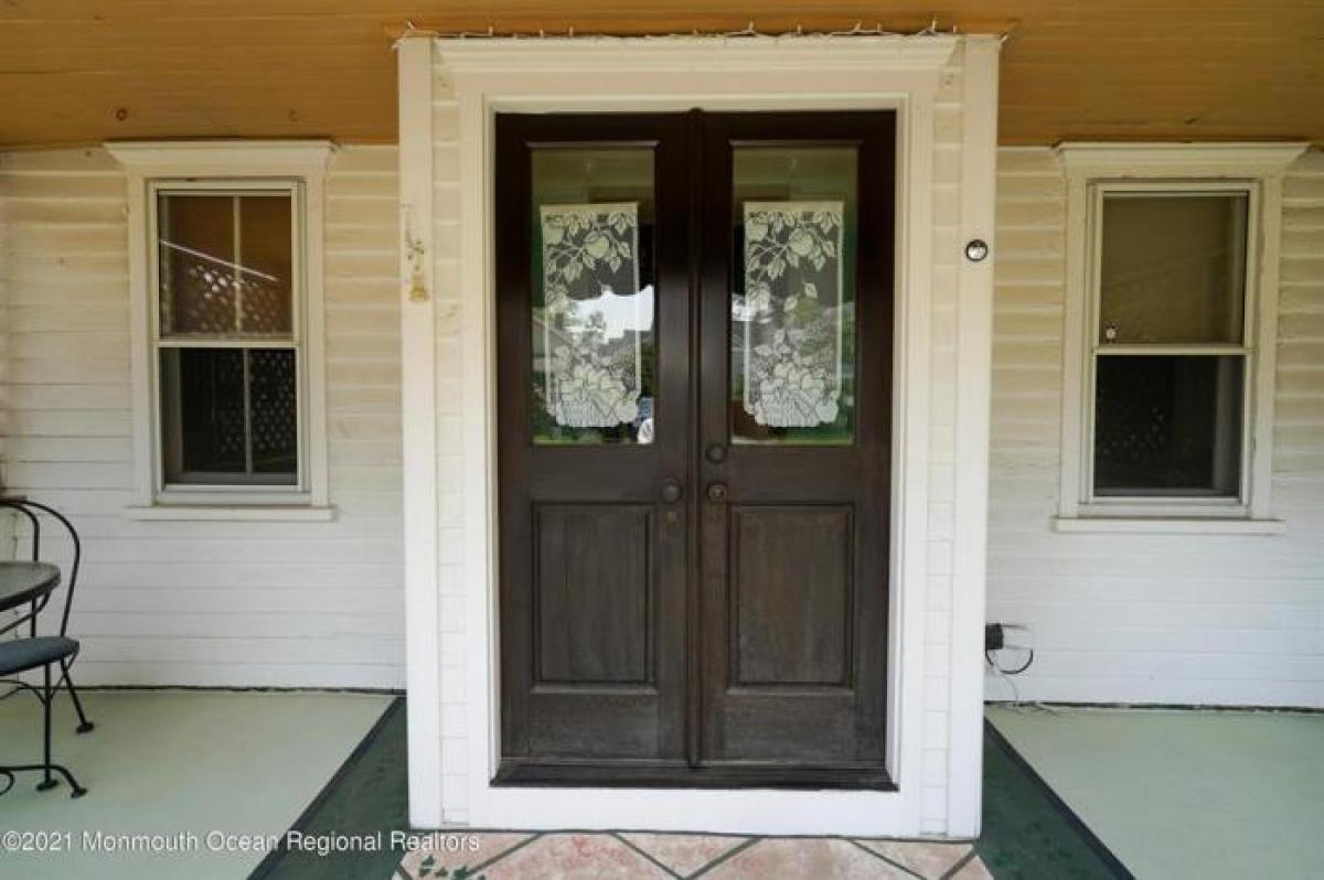 Picture of Home For Sale in Point Pleasant, New Jersey, United States