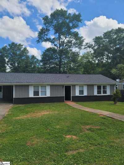 Home For Sale in Inman, South Carolina