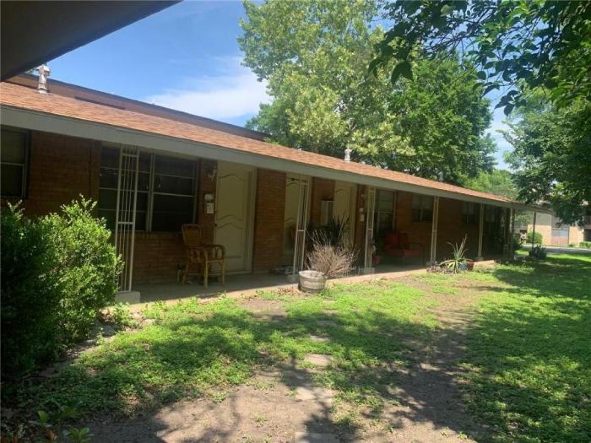 Picture of Multi-Family Home For Sale in Austin, Texas, United States