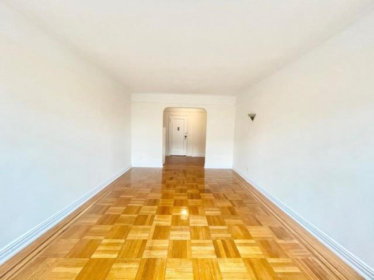 Picture of Apartment For Rent in Rego Park, New York, United States