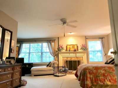 Home For Sale in Bloomingdale, Illinois