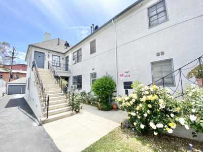 Apartment For Rent in Van Nuys, California