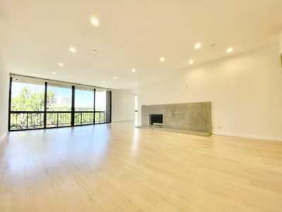 Apartment For Rent in Beverly Hills, California