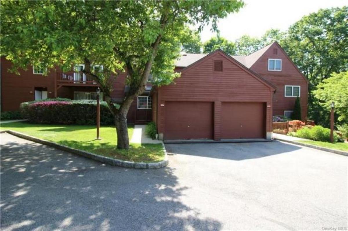 Picture of Home For Sale in Brewster, New York, United States