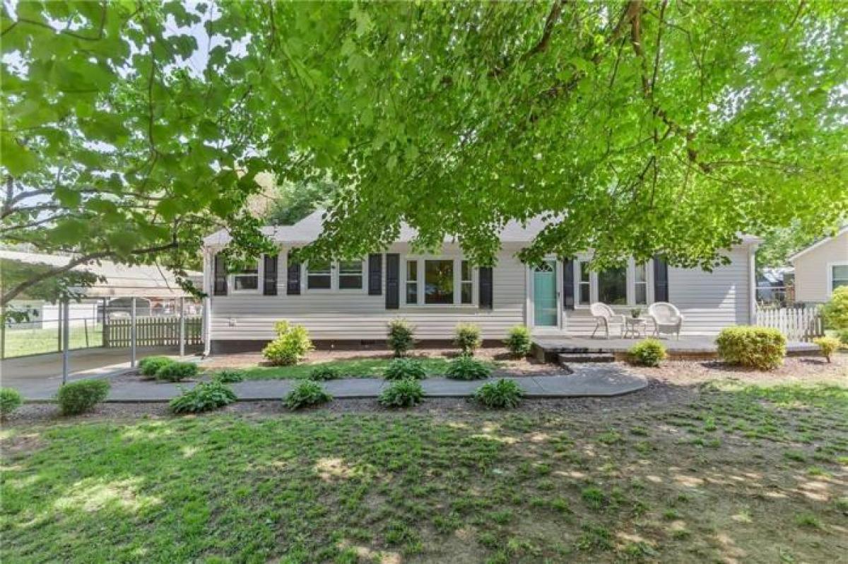 Picture of Home For Sale in Anderson, South Carolina, United States