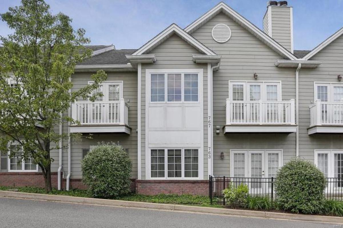 Picture of Home For Sale in Lake Saint Louis, Missouri, United States