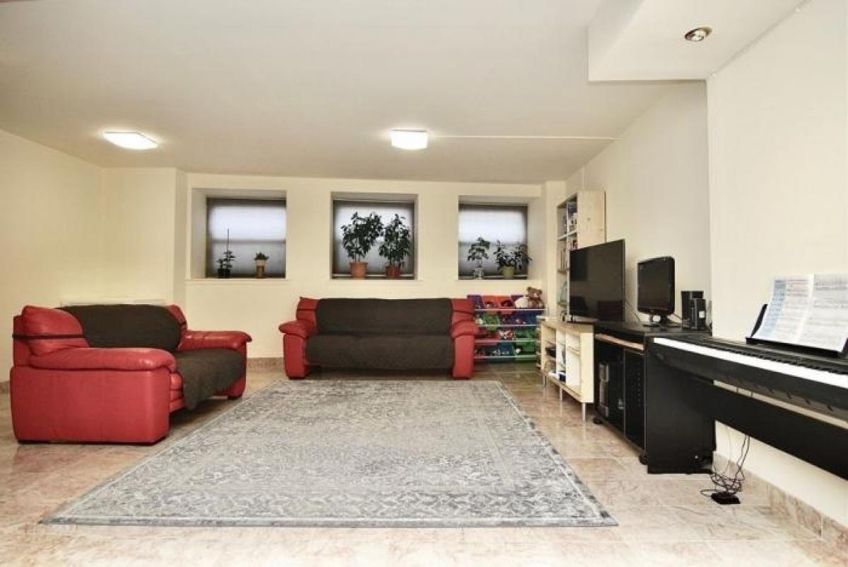 Picture of Condo For Sale in Woodside, New York, United States