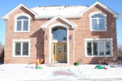 Home For Sale in Niles, Illinois