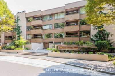 Condo For Rent in Bellevue, Washington