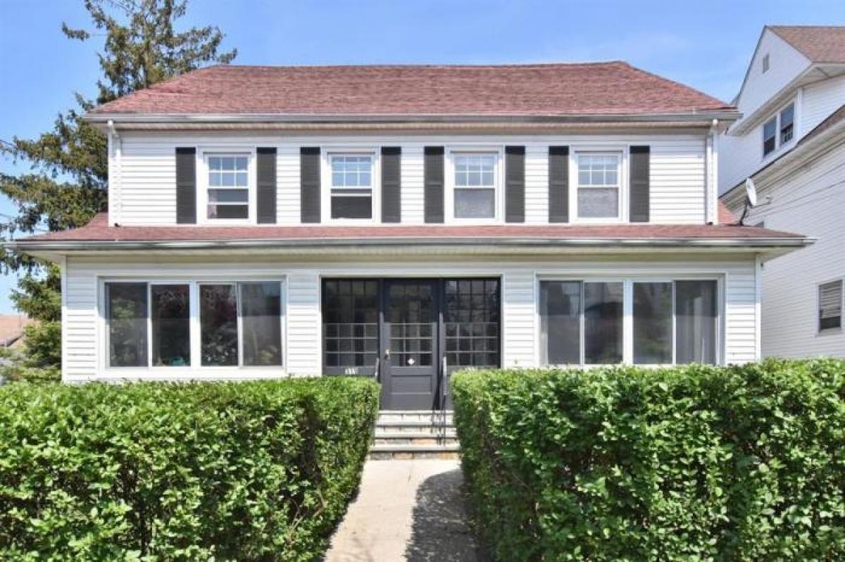 Picture of Home For Sale in Mount Vernon, New York, United States