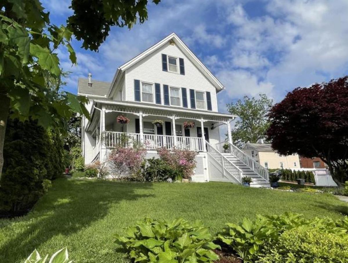 Picture of Home For Sale in White Plains, New York, United States