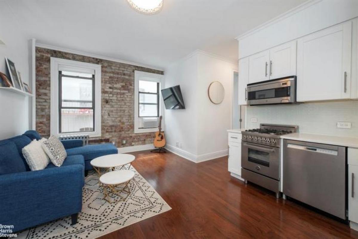 Picture of Apartment For Sale in Astoria, New York, United States