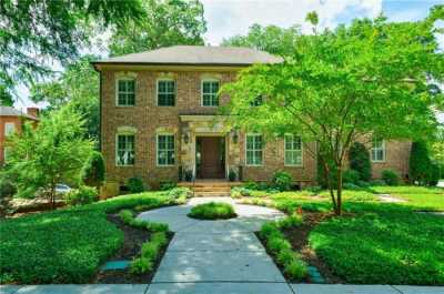 Home For Sale in Roswell, Georgia